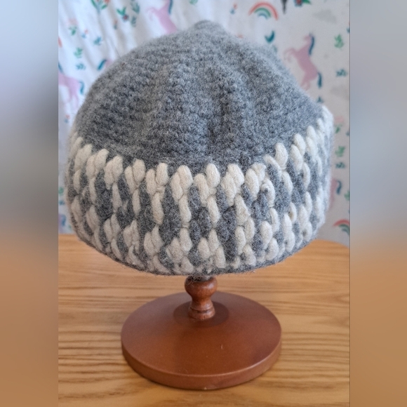 Vintage Y2K Hard Rock Cafe Grey & White Casual Wool Blend Knit Cap Hat w/ Visor main image 4
